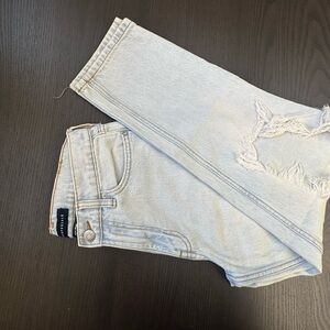 Blue Boyfriend Distressed Jeans with Vintage Appeal
